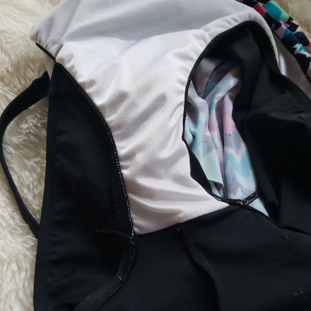 Swimsuit - Picture 4 of 6